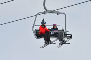 KARS (AA) – Kars'ın Sarıkamış ilçesindeki Cıbıltepe Kayak Merkezi'nde yağışlarla