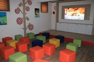 ERZİNCAN (AA) – KEMAL ÖZDEMİR – Erzincan'da içerisinde kütüphanenin yanı