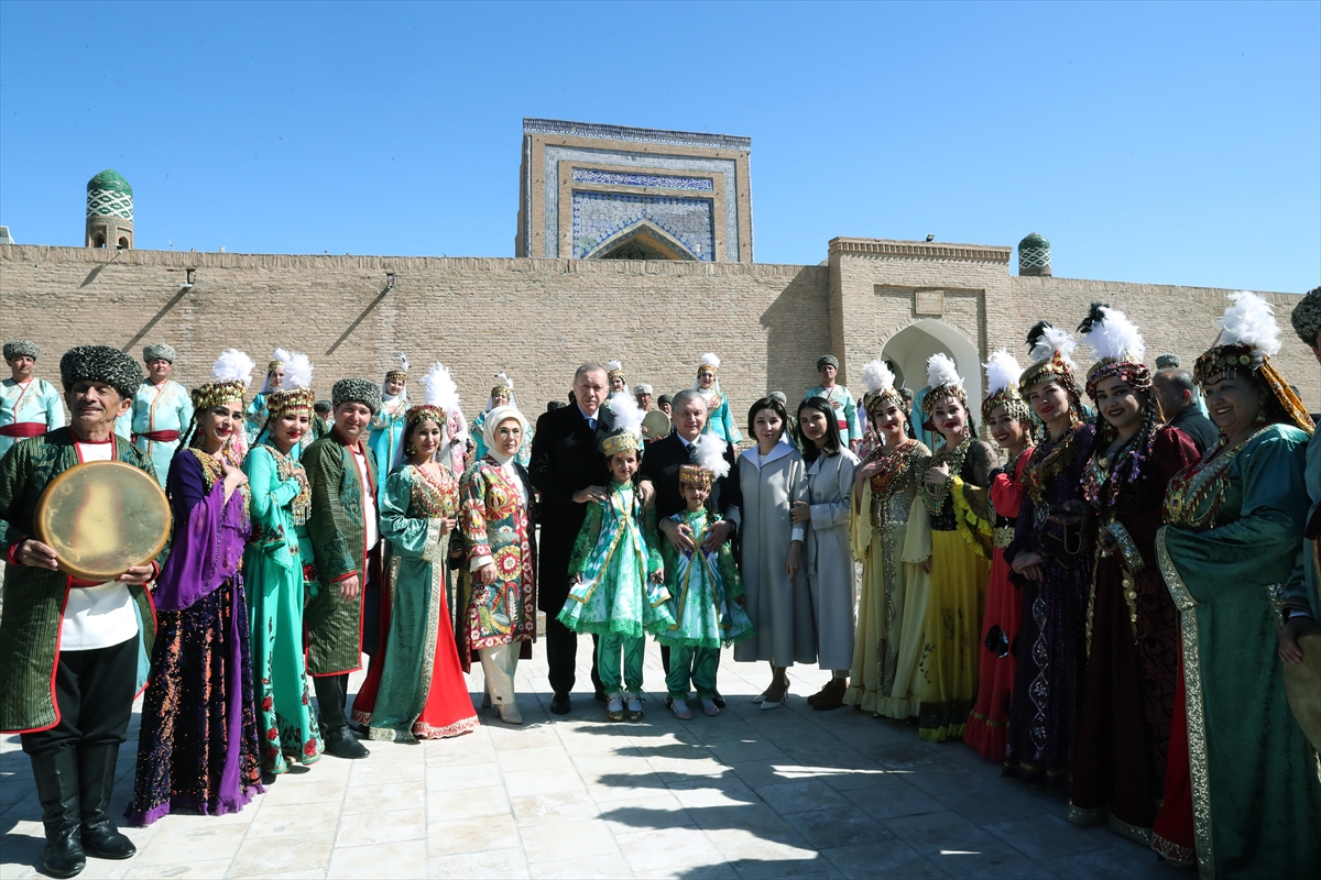 Cumhurbaşkanı Erdoğan kadim Türk İslam şehirlerinden Hive'yi ziyaret etti