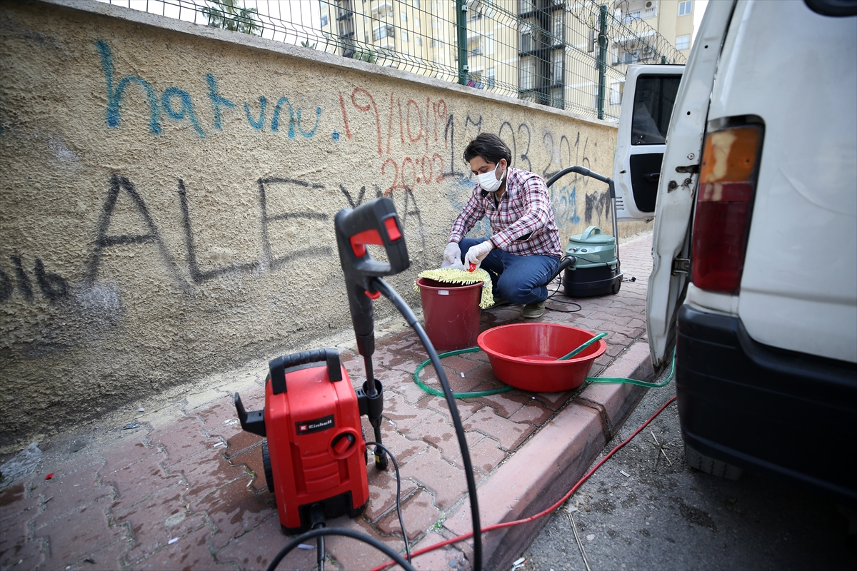 Dış ticaret uzmanlığını bırakıp “mobil oto yıkama” işine girdi