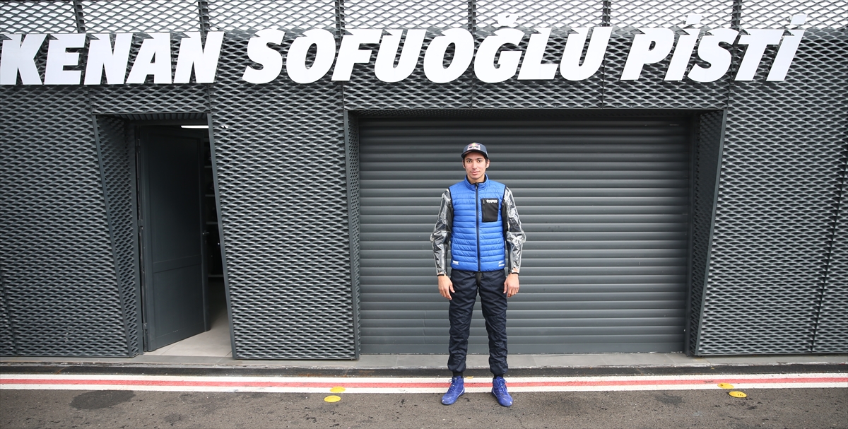 Dünya Süperbike şampiyonu Razgatlıoğlu, 2022'de de birincilik için mücadele verecek: