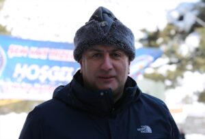 ERZURUM (AA) – Erzurum’un Şenkaya ilçesinde düzenlenen "Kızak Festivali"nde vatandaşlar