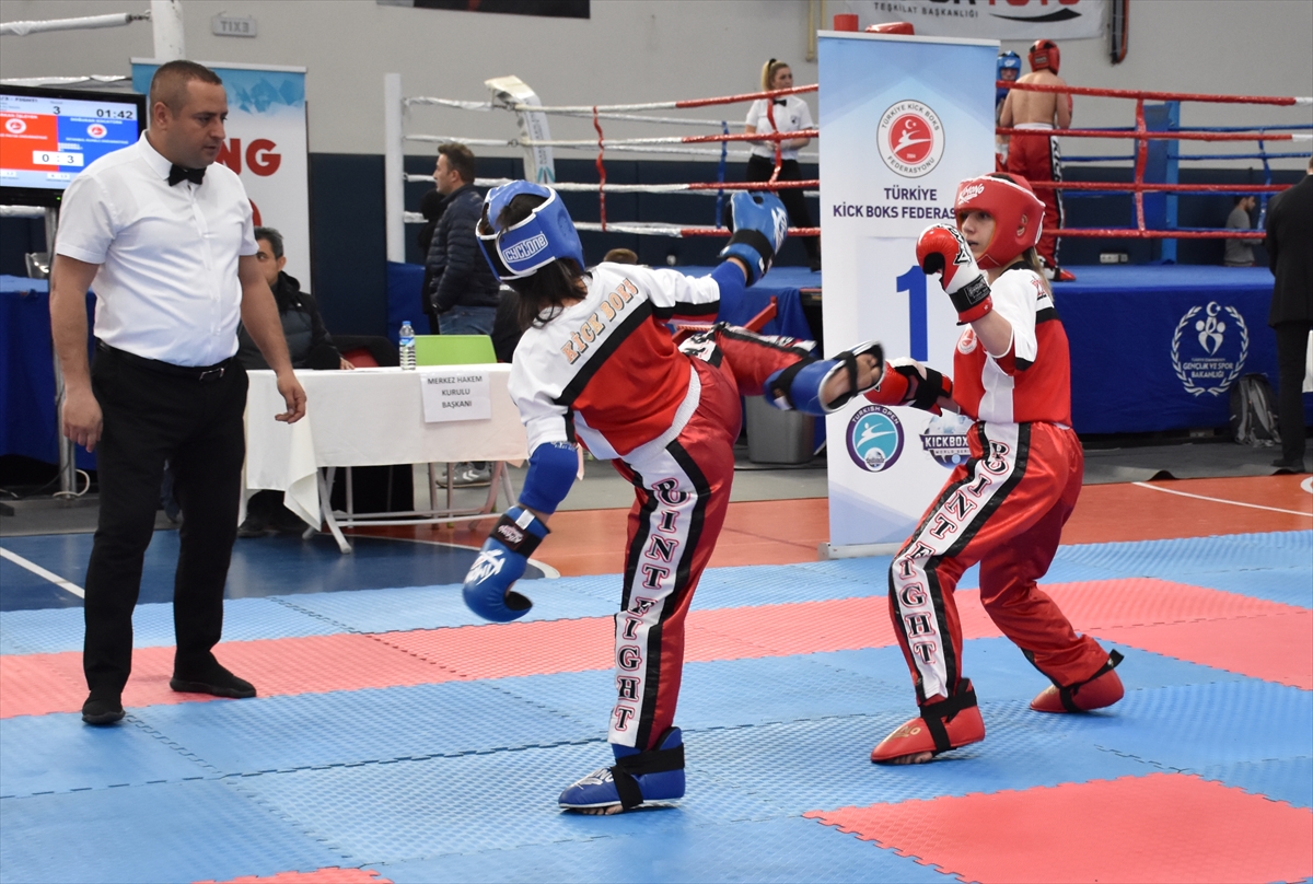 Erzurum'daki ÜNİLİG Kick Boks Türkiye Şampiyonası başladı