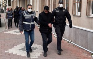 - Çanakkale ile İzmir'de düzenlenen operasyonda gözaltına alınan 7 şüpheliden