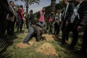 GAZZE (AA) – Gazze'de Filistinli gençler, İsrail işgaline karşı direnişin