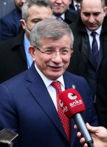 İZMİR (AA) – Gelecek Partisi Genel Başkanı Ahmet Davutoğlu, İzmir'de