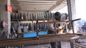 YALOVA (AA) – Yalova Belediyesi, onarımını yaptığı köprüden çıkan malzemelerle