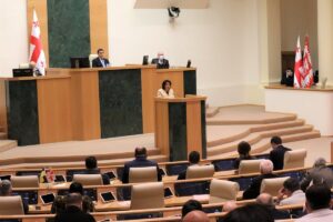 TİFLİS (AA) – Gürcistan Cumhurbaşkanı Salome Zurabişvili, hükümete Ukrayna'ya daha