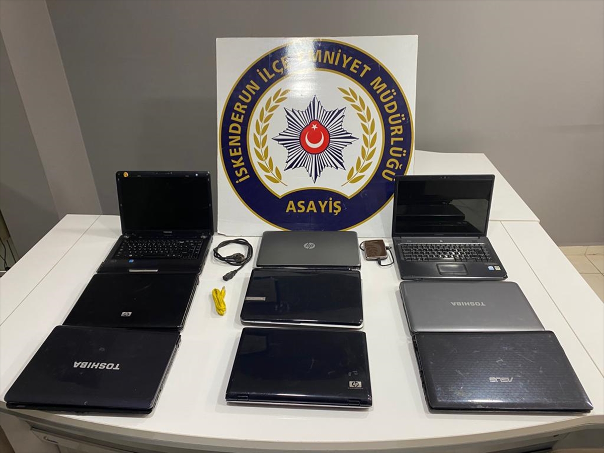 Hatay'da 9 dizüstü bilgisayar çaldıkları iddiasıyla 2 şüpheli yakalandı