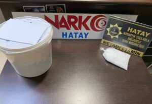 HATAY (AA) – Hatay'ın Kırıkhan ilçesinde otogarın emanet bölümüne salça