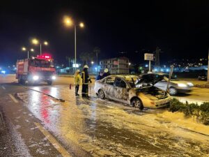 HATAY (AA) – Hatay'ın İskenderun ilçesinde seyir halindeyken alev alan
