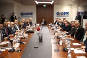 - "DEİK Başkanı Nail Olpak ve Yönetim Kurulu üyeleri ile