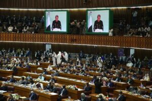 İSLAMABAD (AA) – Pakistan Başbakanı İmran Han, İslam İşbirliği Teşkilatının