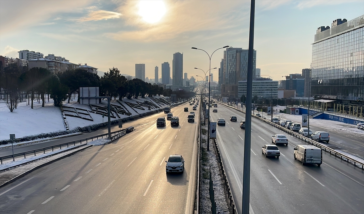 İstanbul'da karla mücadele devam ediyor