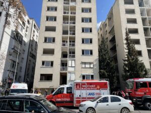 İZMİR (AA) – İzmir'in Bornova ilçesinde depremde hasar gördüğü için