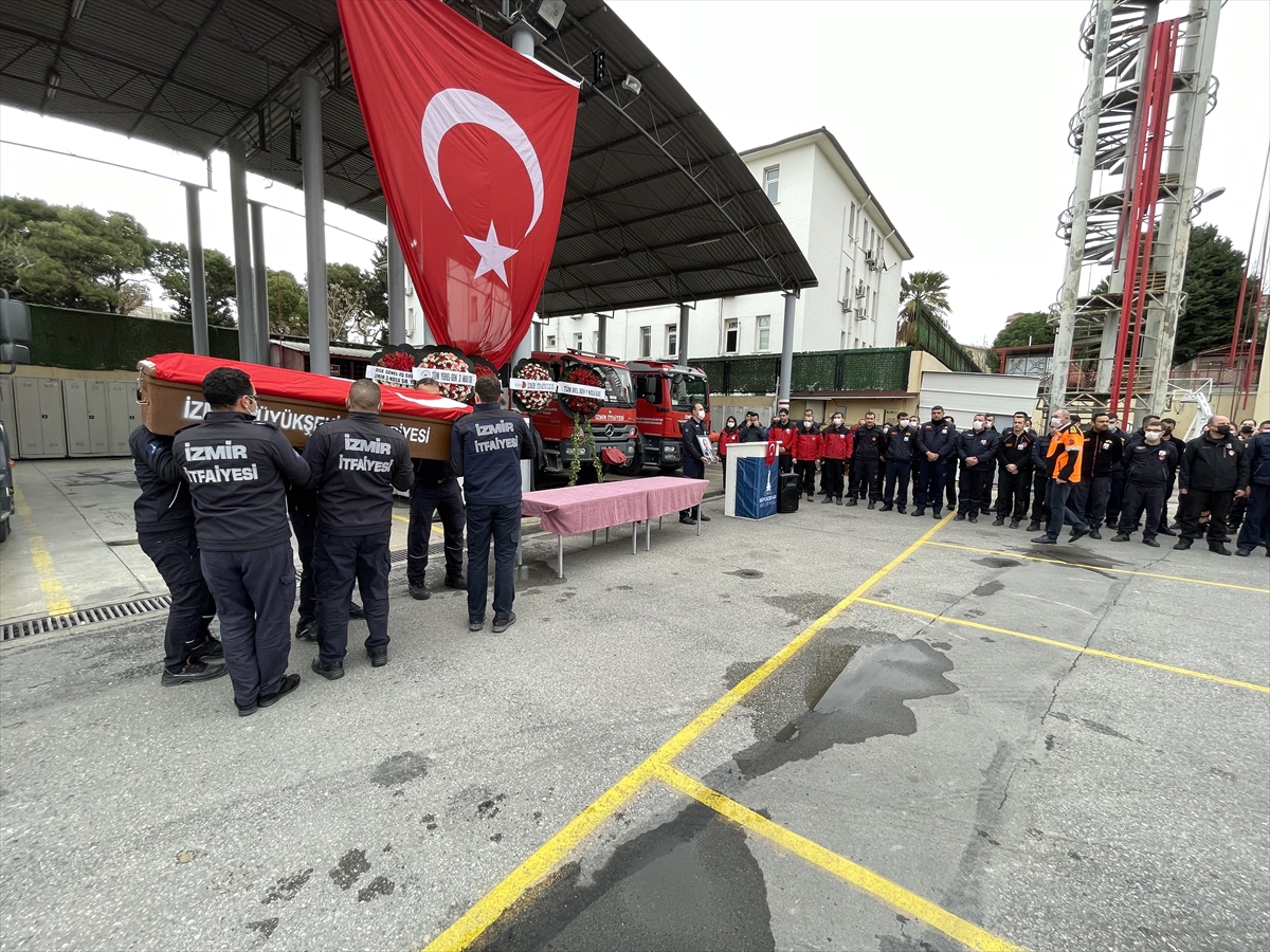 İzmir'de kalp krizi sonucu hayatını kaybeden itfaiye amiri için tören düzenlendi