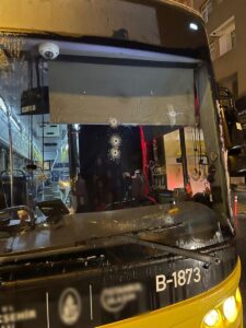 İSTANBUL (AA) – İstanbul Kağıthane'de park halindeki özel halk otobüsüne