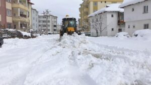KAHRAMANMARAŞ (AA) – Kahramanmaraş'ta kar yağışının ardından beyaz örtüyle kaplanan