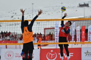 SİVAS (AA) – Kar Voleybolu Türkiye Şampiyonası, Yıldız Dağı Kış