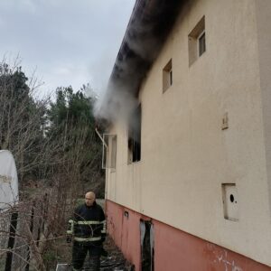 KARABÜK (AA) – Karabük'te evde çıkan yangında dumandan etkilenen kişi,