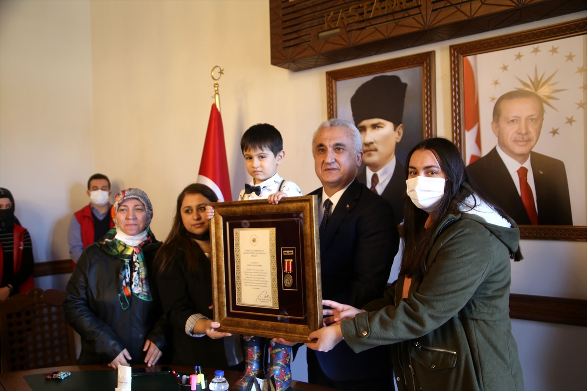 Kastamonu'da 2 şehit yakınına Devlet Övünç Madalyası ve Beratı verildi