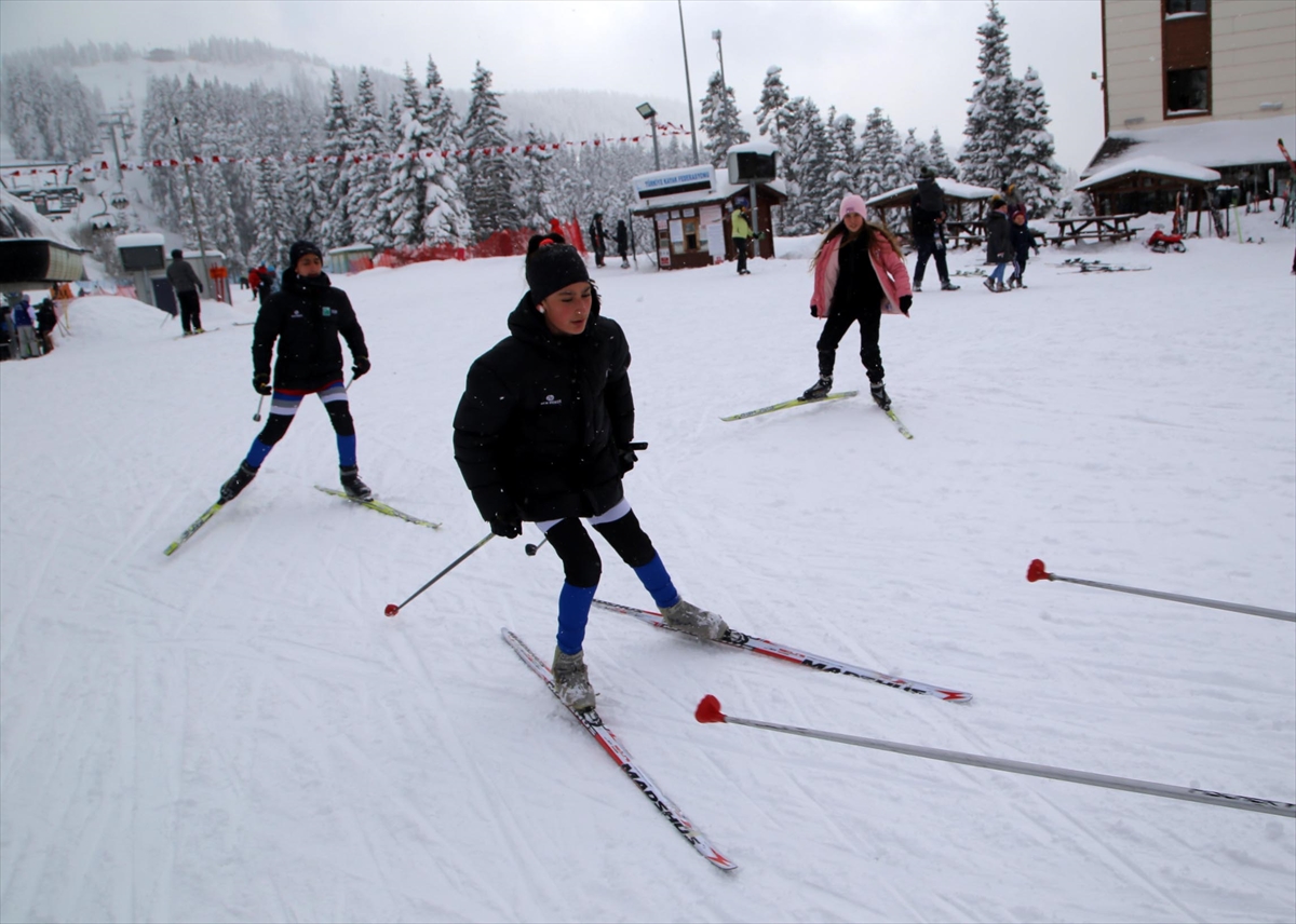 Kayak sezonu uzayan Ilgaz Dağı'nda sporcular mutlu