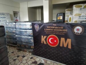 KAYSERİ (AA) – Kayseri'de 25 ton karışımlı akaryakıt yaparak depoladığı