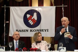 İSTANBUL (AA) – CHP Genel Başkanı Kemal Kılıçdaroğlu, bir politikacının