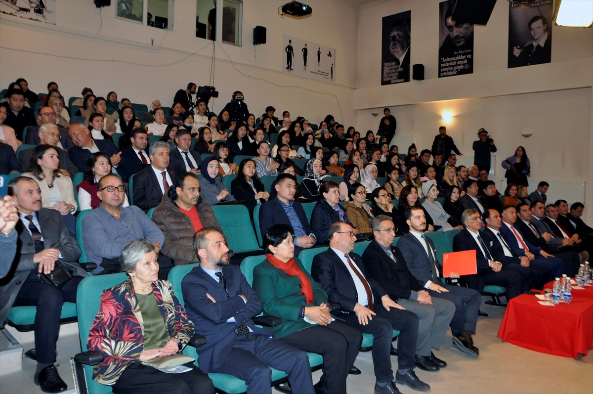 Kırgızistan'da “Yeni İletişim Teknolojileri ve Medya” konulu uluslararası panel yapıldı