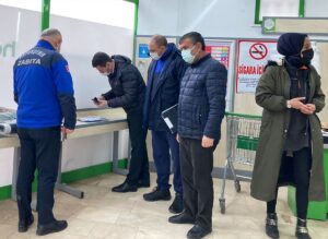 KOCAELİ (AA) – Kocaeli'nin Dilovası ilçesinde deposunda ayçiçeği yağı stoku