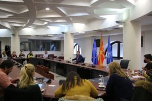 - "Başka ülkelerde yaşadıkları tecrübeye kıyasen, onlardan (Türkiye'den) Türk firmalarına