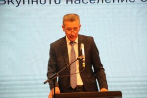 - Ülkede ikamet eden Kuzey Makedonyalı Türklerin nüfusu yüzde 3,86