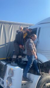 - 2 tır, bir yakıt tankeri ve bir kamyonun karıştığı