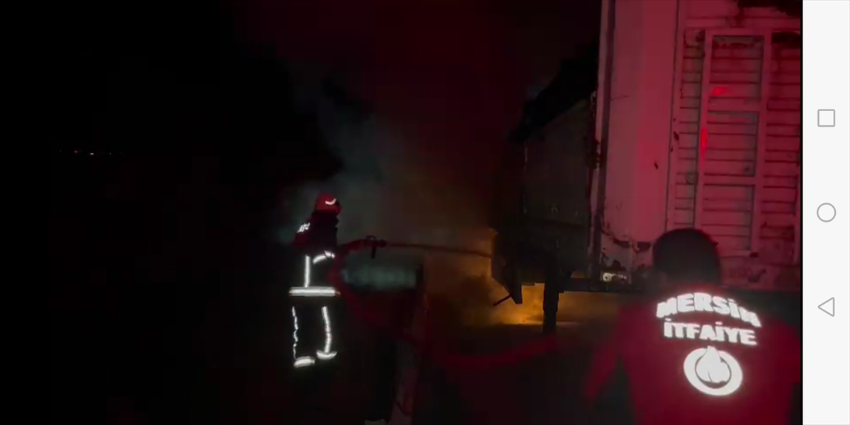 MERSİN (AA) – Mersin’in Tarsus ilçesinde demir yüklü tırda çıkan