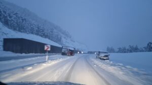 MUĞLA (AA) – Muğla ve ilçelerinde yoğun kar ve buzlanma