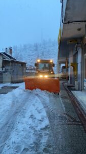 MUĞLA (AA) – Muğla'nın Kavaklıdere ilçesinde, kar yağışı ve elverişsiz