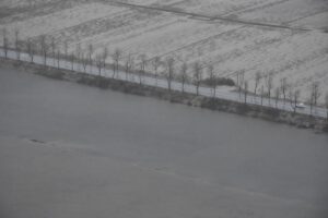 MUĞLA (AA) – Muğla'nın yüksek kesimlerinde kar, kent merkezinde ise