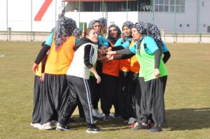 NEVŞEHİR (AA) – Nevşehir'in Gülşehir ilçesinde ev kadınlarından oluşan futbol