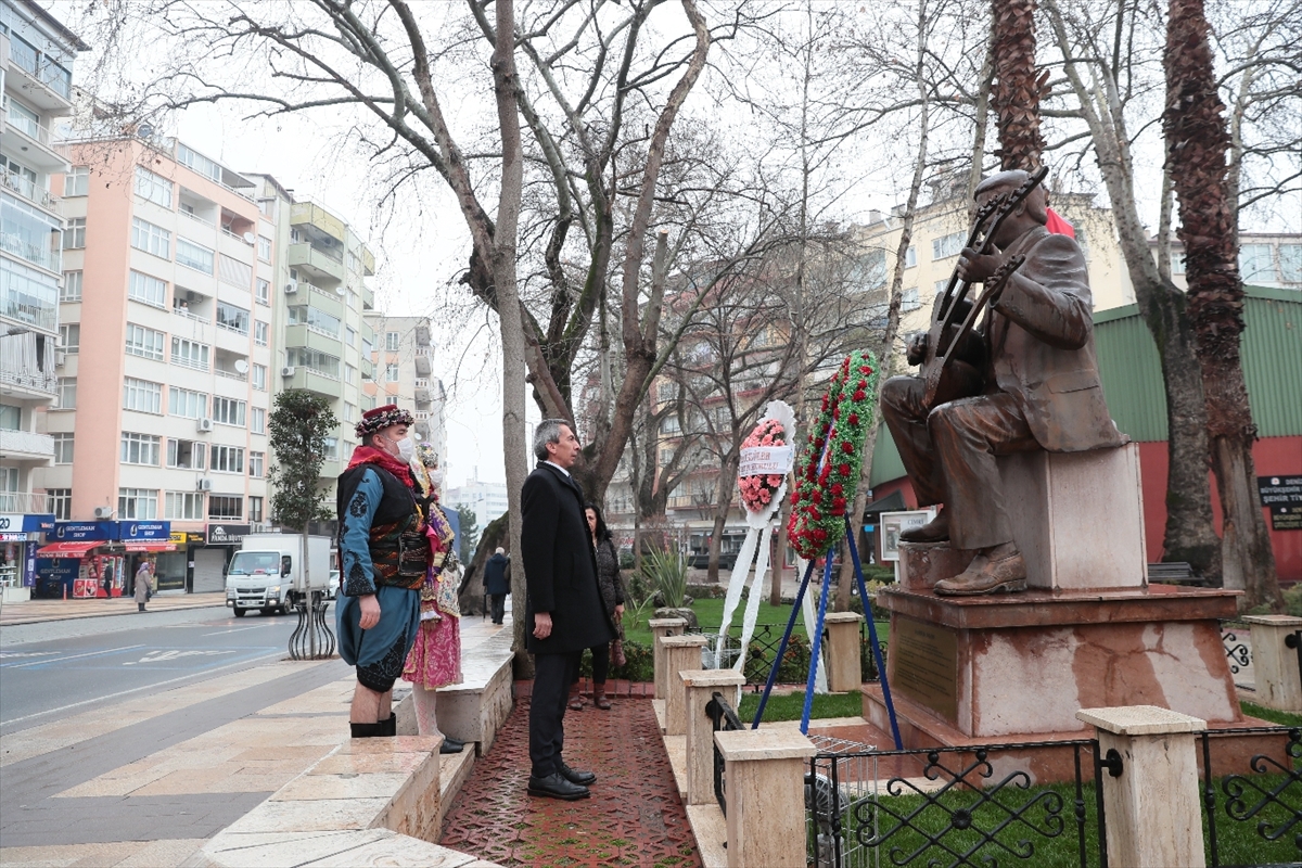 Özay Gönlüm, vefatının 22. yılında Denizli'de anıldı