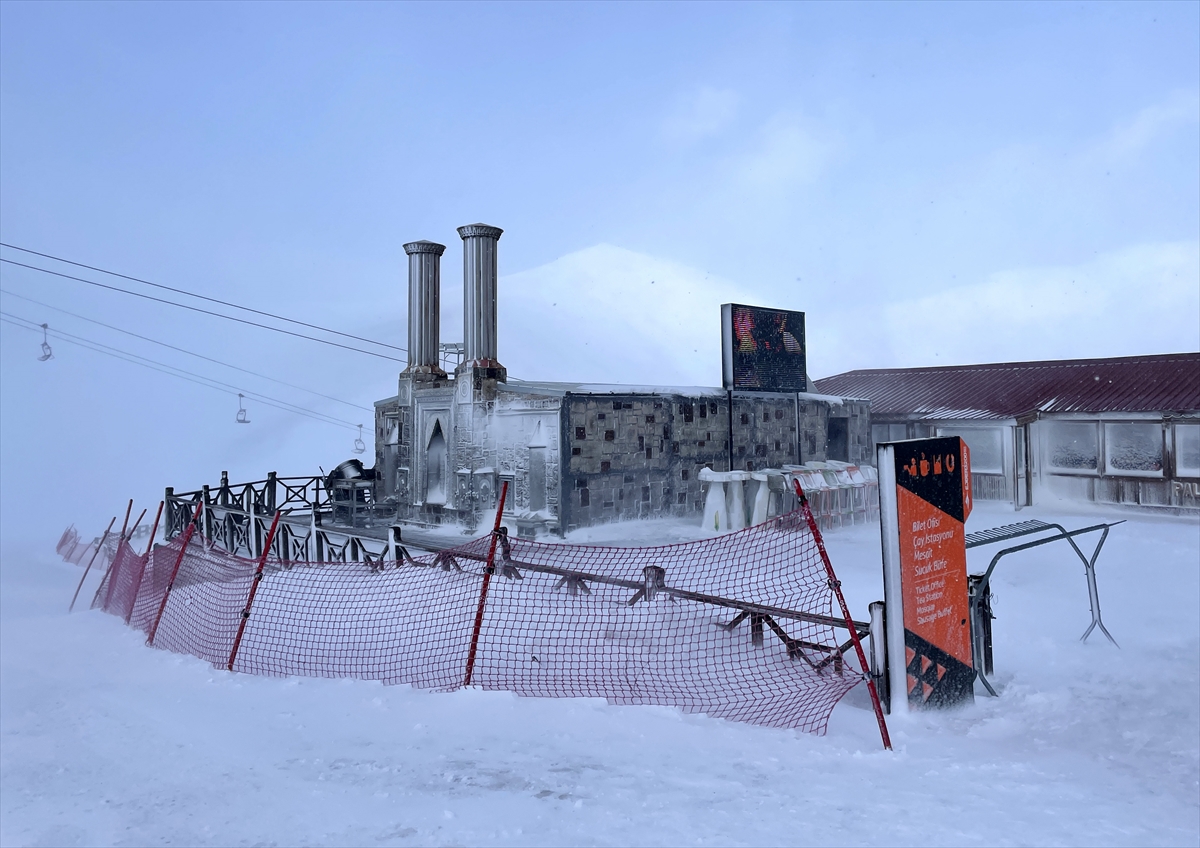 Palandöken Kayak Merkezi'nde pistler tipi nedeniyle kapatıldı