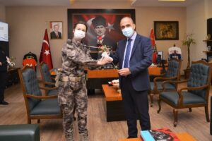 ADANA (AA) – Adana, Mersin ve Osmaniye'de polisler, 8 Mart