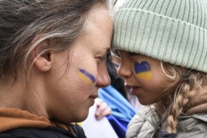 İSTANBUL (AA) – İstanbul'da yaşayan Ukraynalılar, Rusya'nın ülkelerine saldırısını Beyoğlu'nda