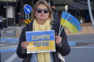 MUĞLA (AA) – Muğla'nın Marmaris ilçesinde yaşayan Ukrayna vatandaşları, Rusya'nın