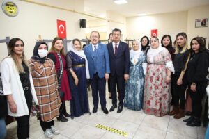 ŞIRNAK (AA) – Şırnak'ta doğal tiftikten üretilip, kök boya ile