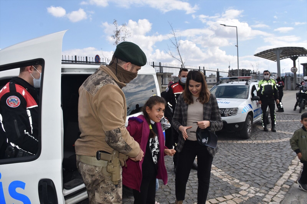 Siirt'te polis, özel gereksinimli öğrenci için etkinlik düzenledi