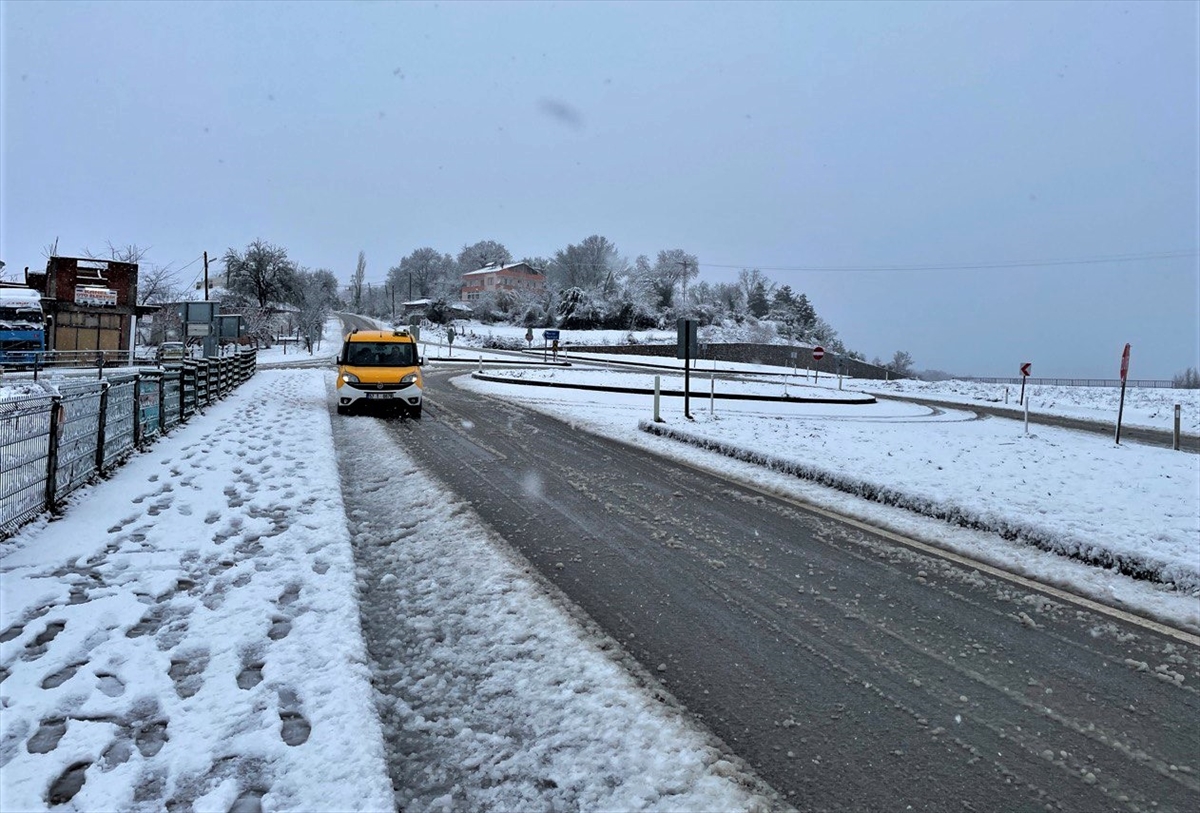 Çorum, Kastamonu, Çankırı, Amasya ve Sinop'ta kar etkili oluyor