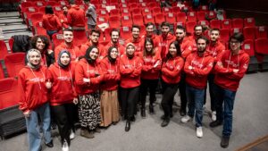 - T3 Vakfı, öğrencilerin proje ve faaliyetlerini desteklediği Özdemir Bayraktar