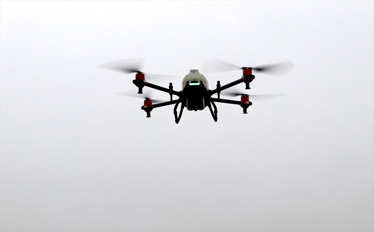 Tarımsal ilaçlamada kullanılacak dron çiftçinin gelirini artıracak