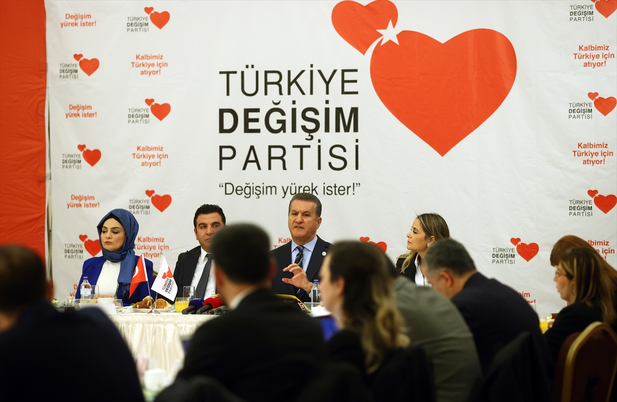 TDP Genel Başkanı Sarıgül, basın kuruluşlarının Ankara temsilcileriyle bir araya geldi: