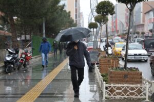 TEKİRDAĞ (AA) – Tekirdağ il merkezi ile bazı ilçelerde sağanak